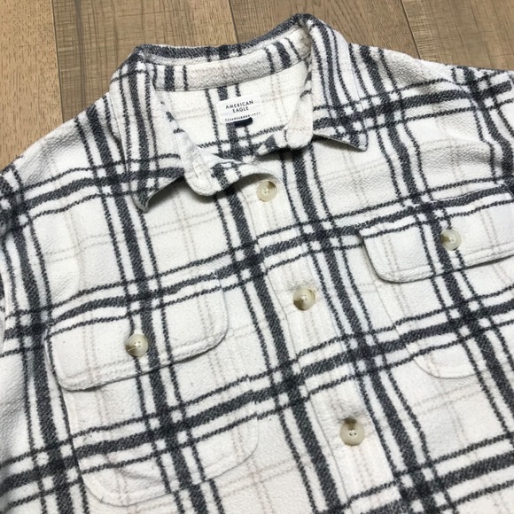 American Eagle Shacket Button Up Shirt Jacket Womens Size XL White Plaid Barn - Picture 5 of 9